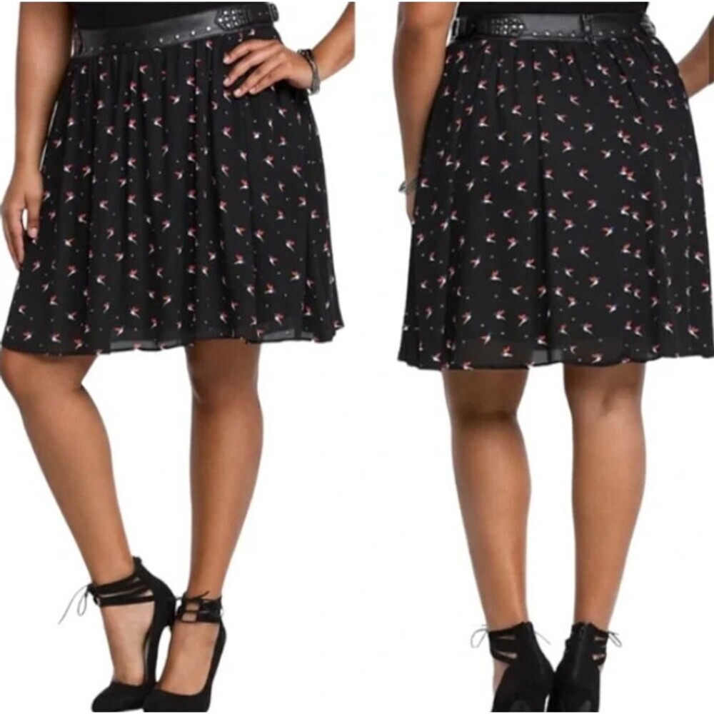 Torrid Sparrow Whimsical Goth Skirt Women's Size 24 Black Zipper Punk Polyester